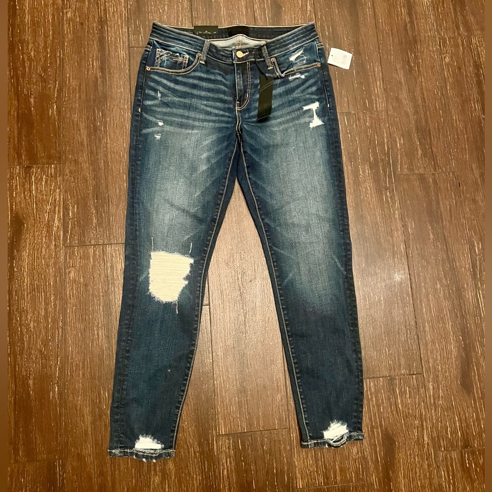 FINAL PRICE - NWT Buckle mid rise jeans🌺